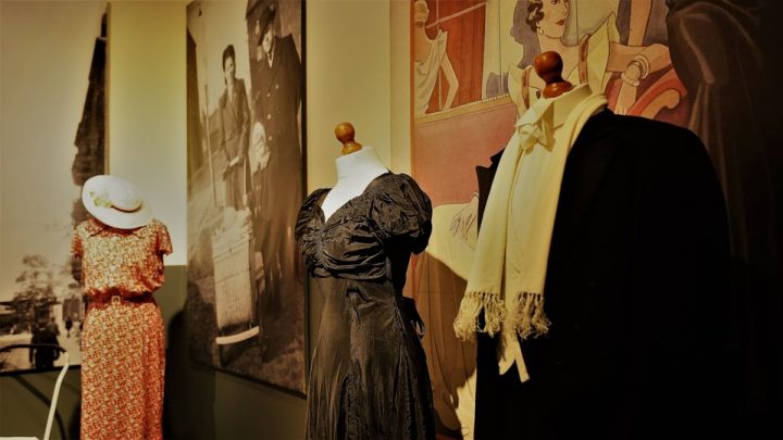 Wernisaż wystawy „Szykowna Pani Elegancki Pan”