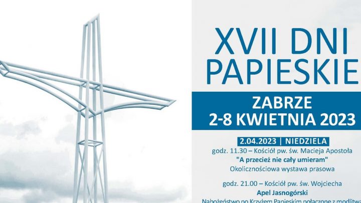 Kawiarenka z oknem na Jana Pawła II