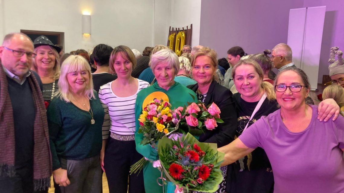 Jak to zleciało? – Jubileuszowy spektakl Grupy 60+ przyciągnął tłumy!